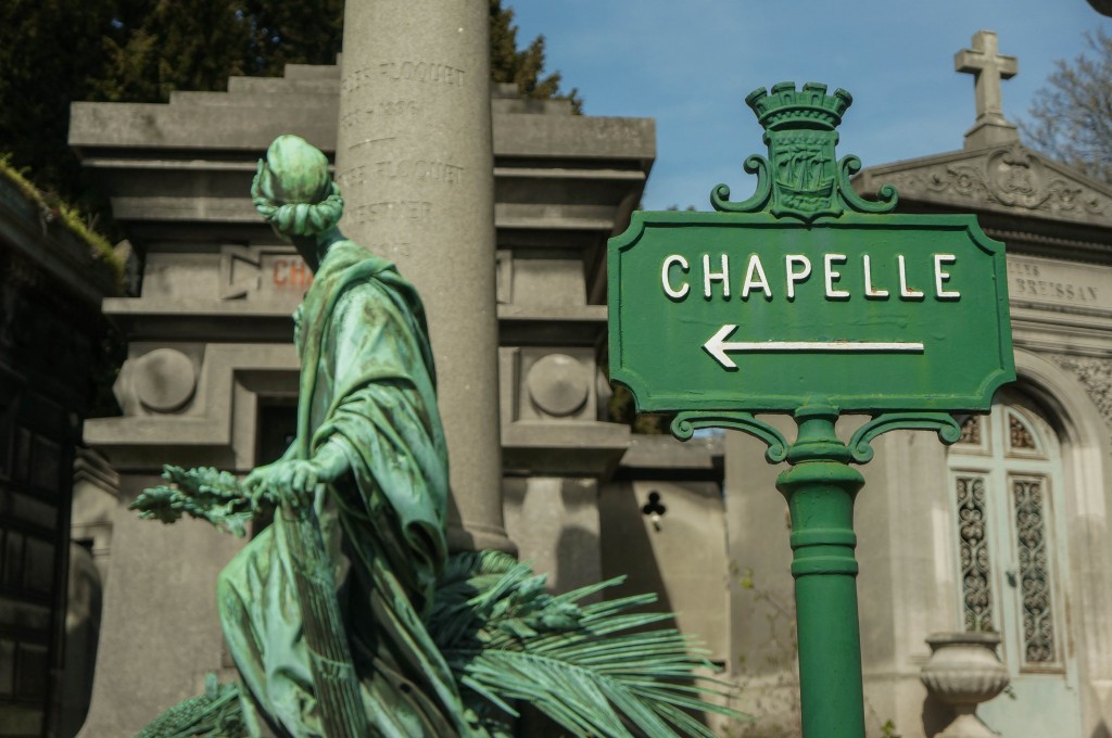 Panneau direction la Chapelle